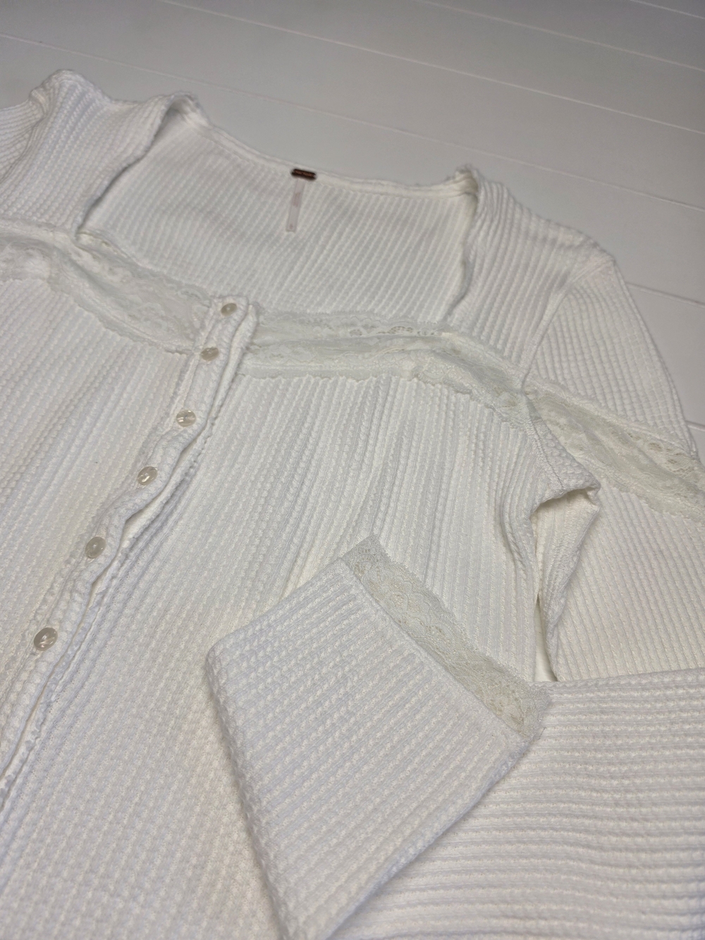 Free People Lets Pardy Cardi White Lace-Trim Thermal Button Womens Large - Picture 6 of 8